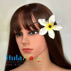 3.25" Foam Plumeria with Pearl (M)